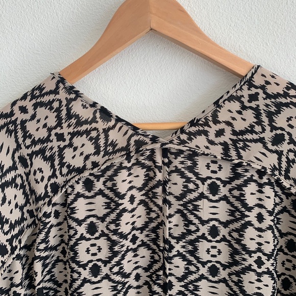 Lush Oversized Top - Picture 2 of 4